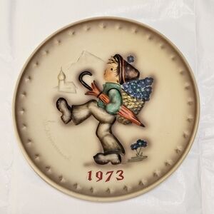 Vintage Hummel 1973 "Happy Traveler" Plate